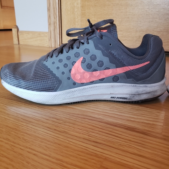 Nike Running Shoes - Picture 9 of 11